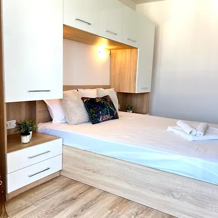 Summer Janet Apartment *