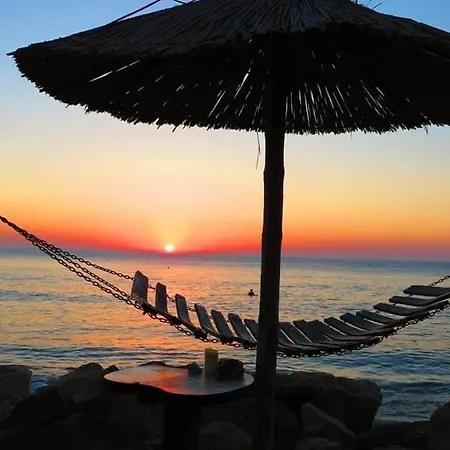 Summer Janet Apartman