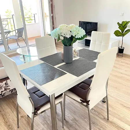 Summer Janet Apartman