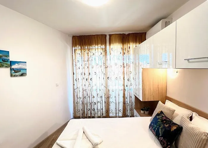 Summer Janet Обзор